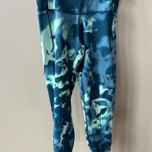 Women’s Under Armour tights